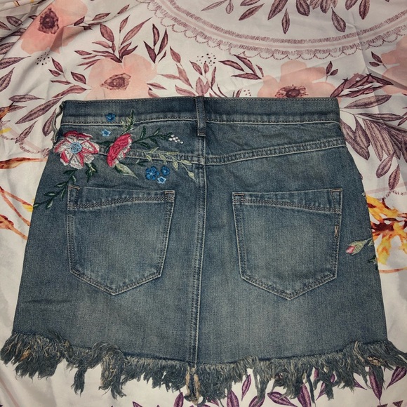 Express floral embroidery Demi mini skirt size 2 - Picture 6 of 8